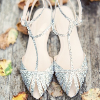 silver_wedding_flats_t_strap_glitter_sandals_for_bridesmaid
